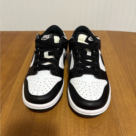 Nike Kids Black and White Sneakers - Picture 3 of 8